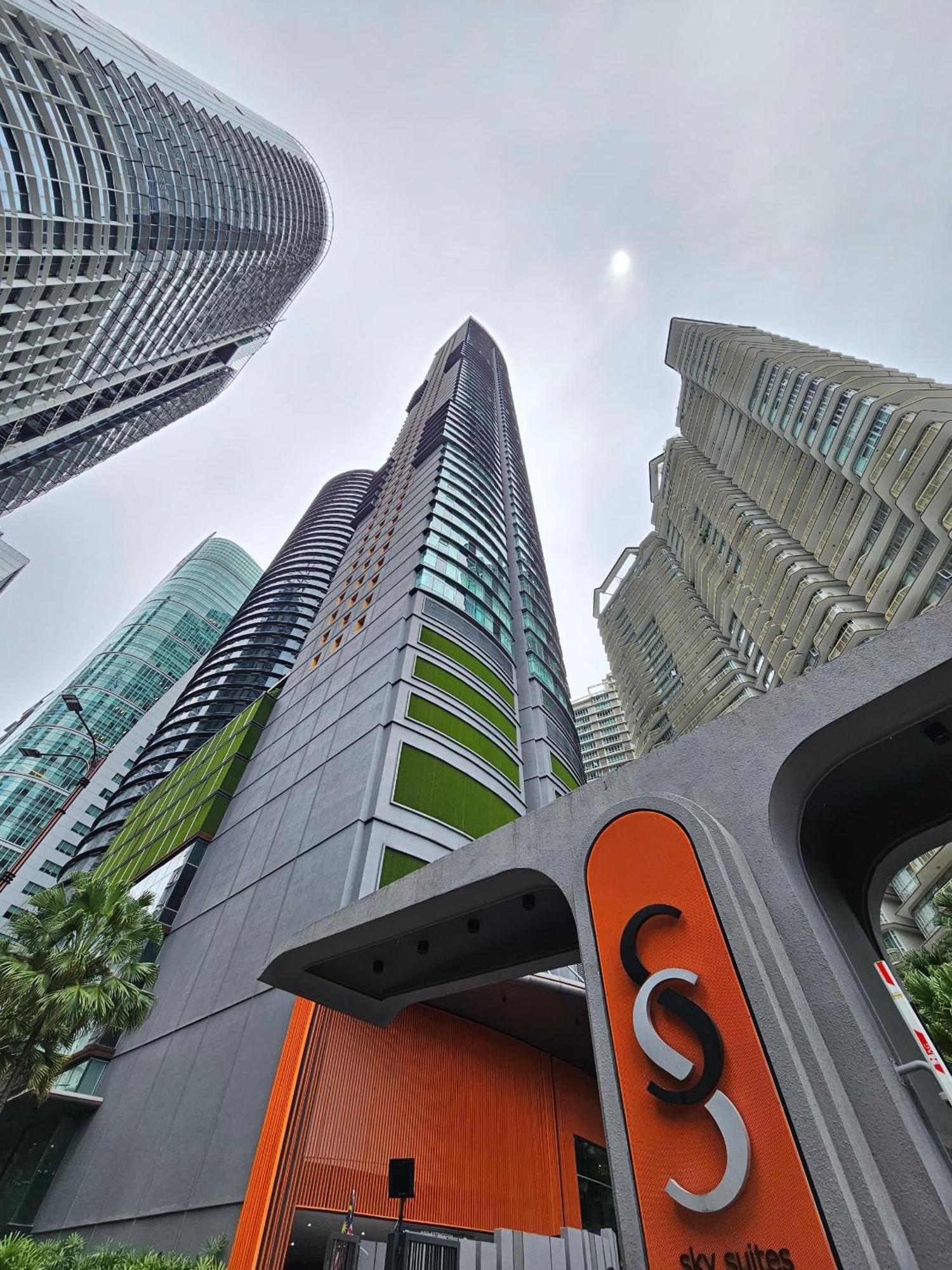 The Sky Klcc By Asianhost Pangsapuri
